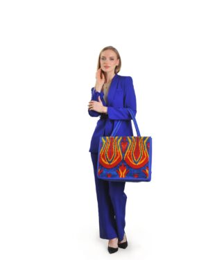 Eadaoin Blue Red Patterned Women Large Tote Bag